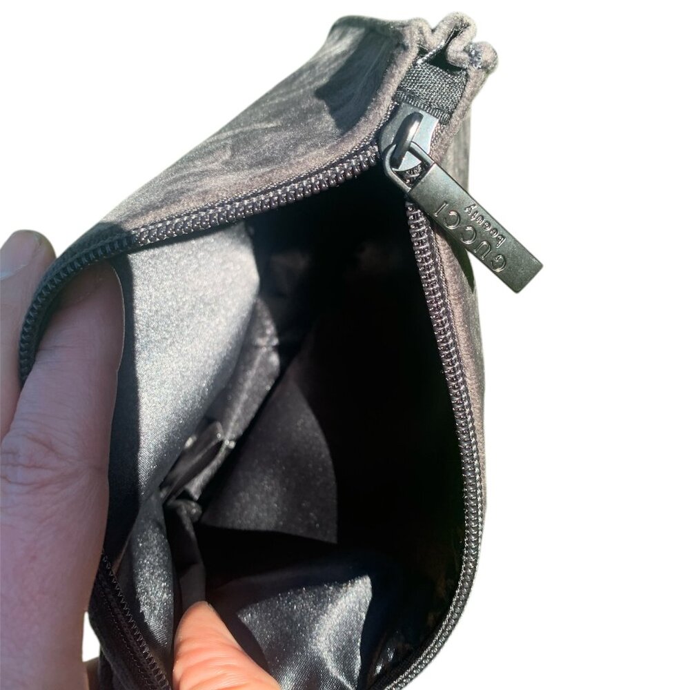 Gucci beauty Velvet Makeup Pouch - Picture 5 of 8